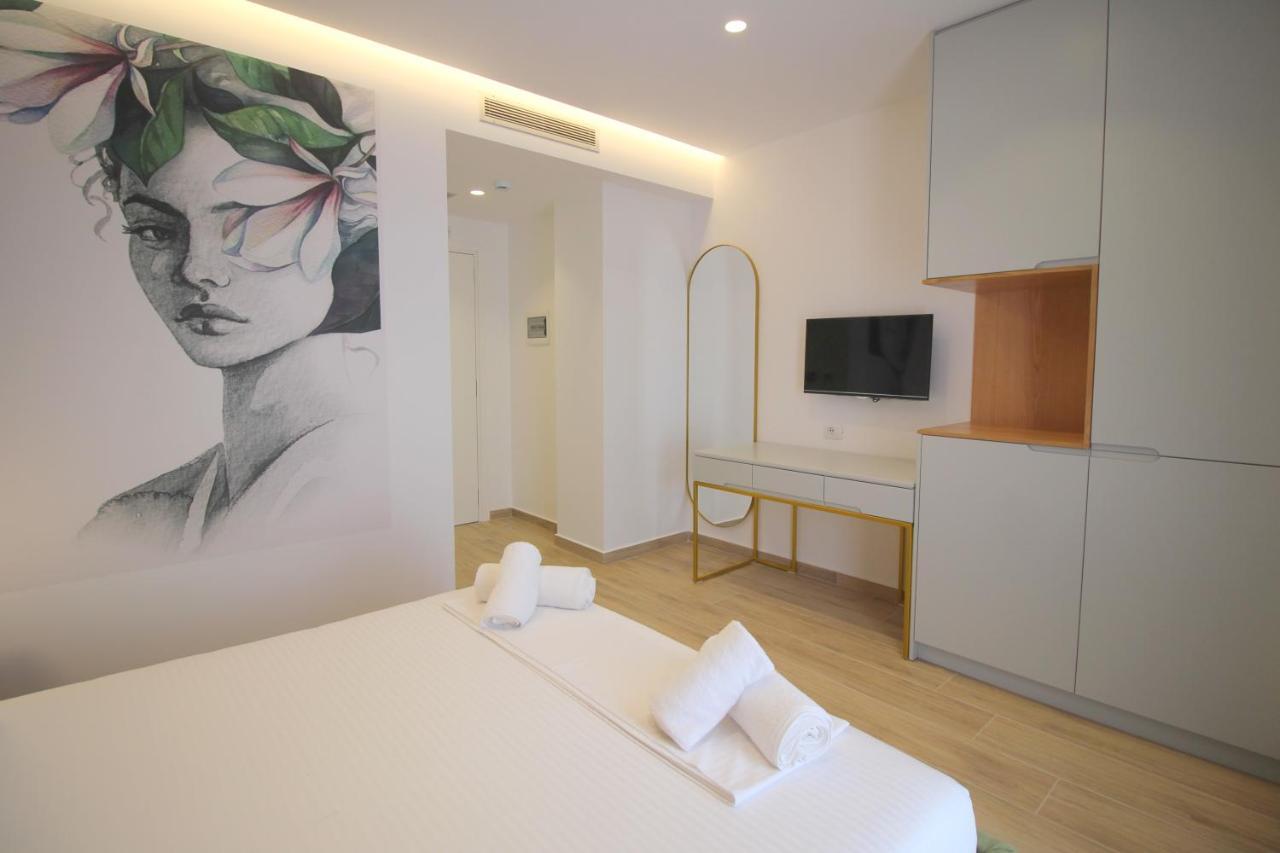 Julia Hotel Sarandë Buitenkant foto