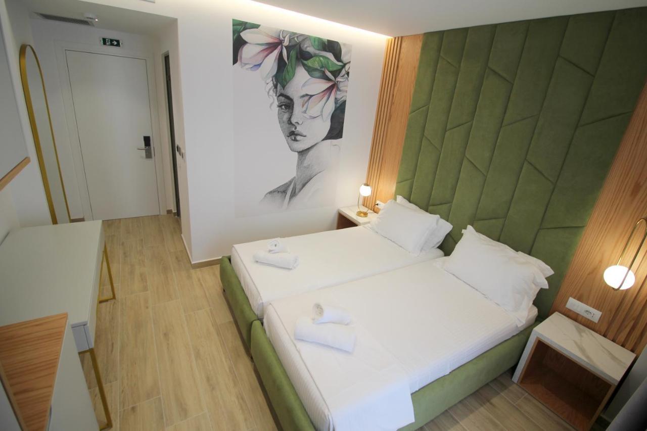 Julia Hotel Sarandë Buitenkant foto