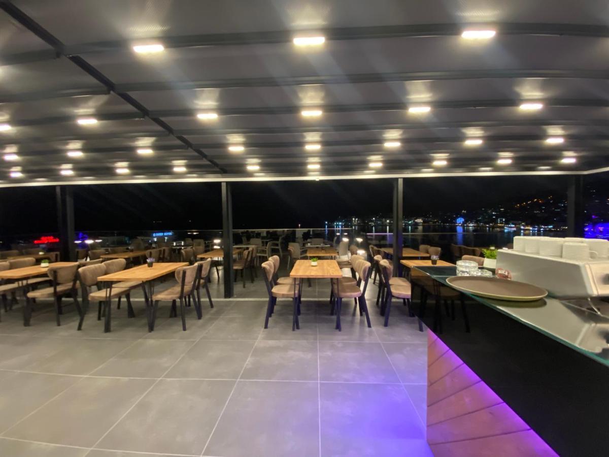 Julia Hotel Sarandë Buitenkant foto