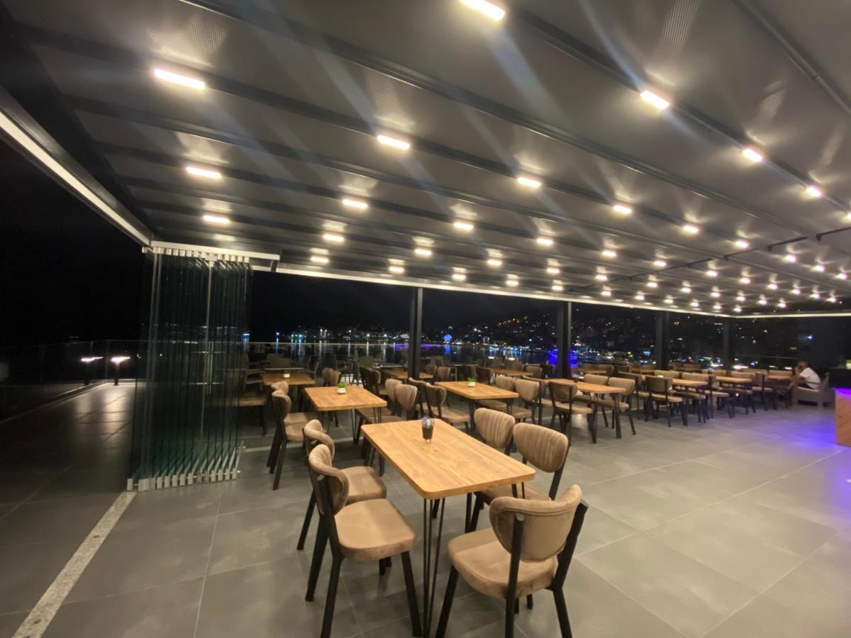 Julia Hotel Sarandë Buitenkant foto