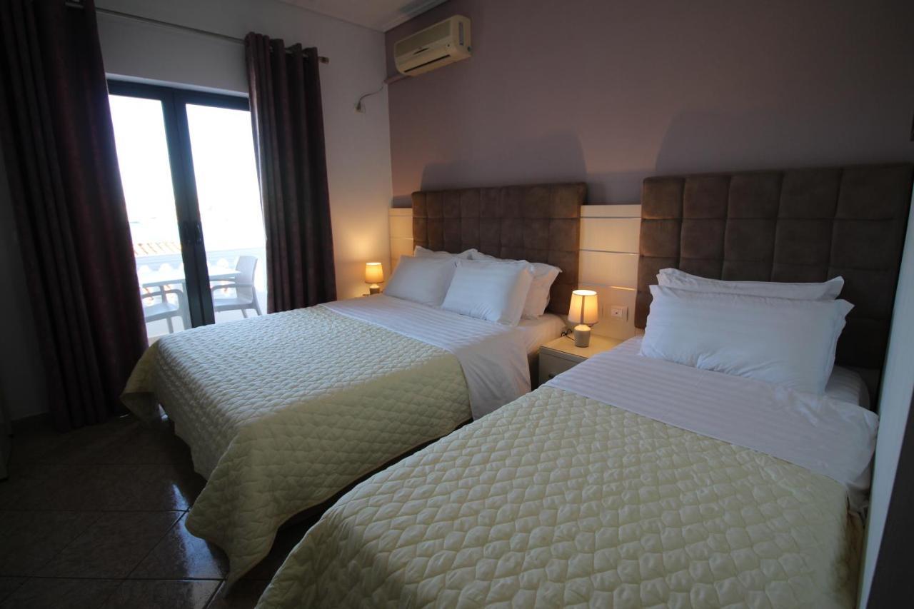 Julia Hotel Sarandë Buitenkant foto