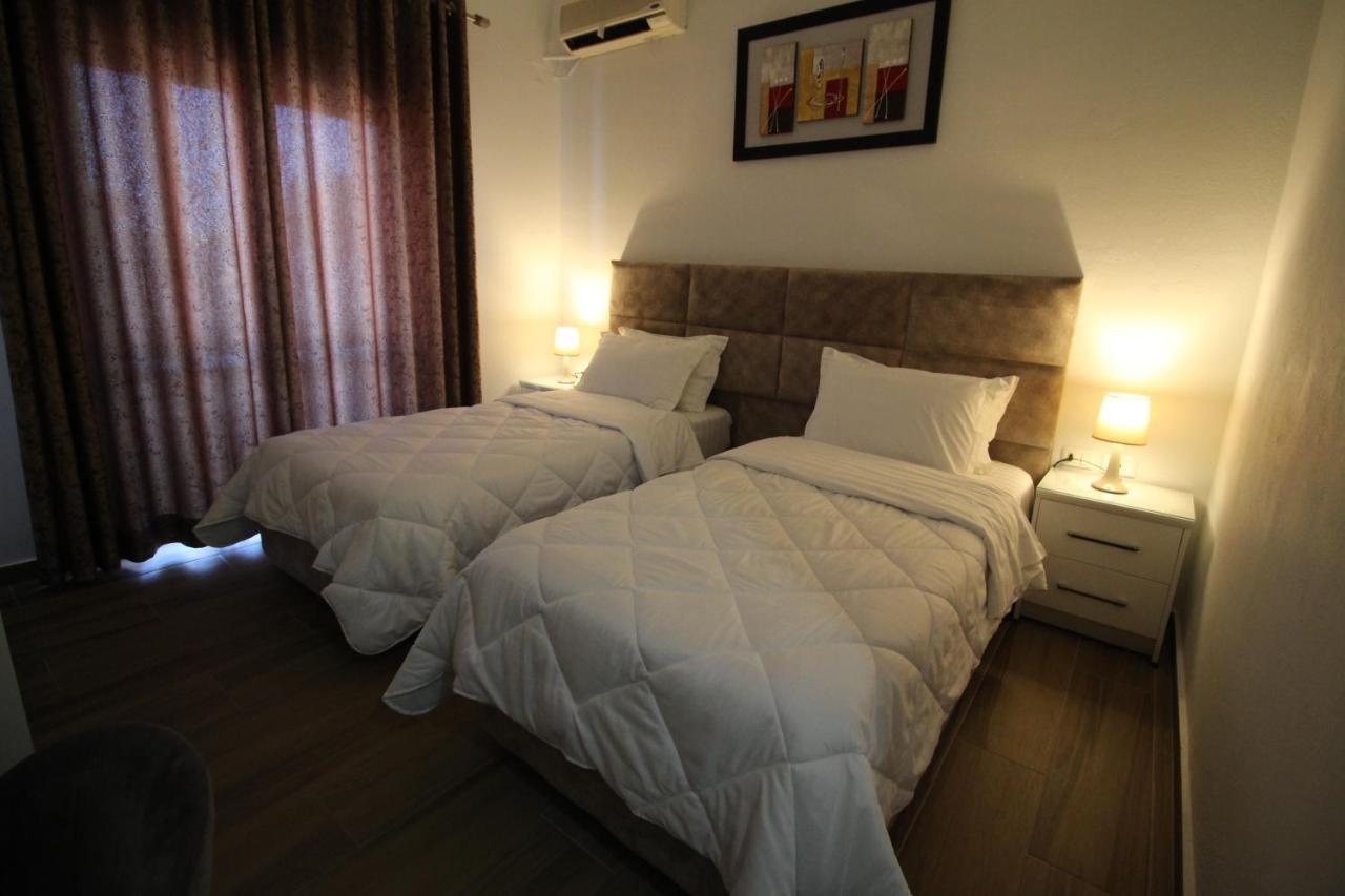 Julia Hotel Sarandë Buitenkant foto
