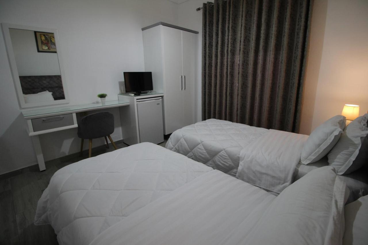 Julia Hotel Sarandë Buitenkant foto